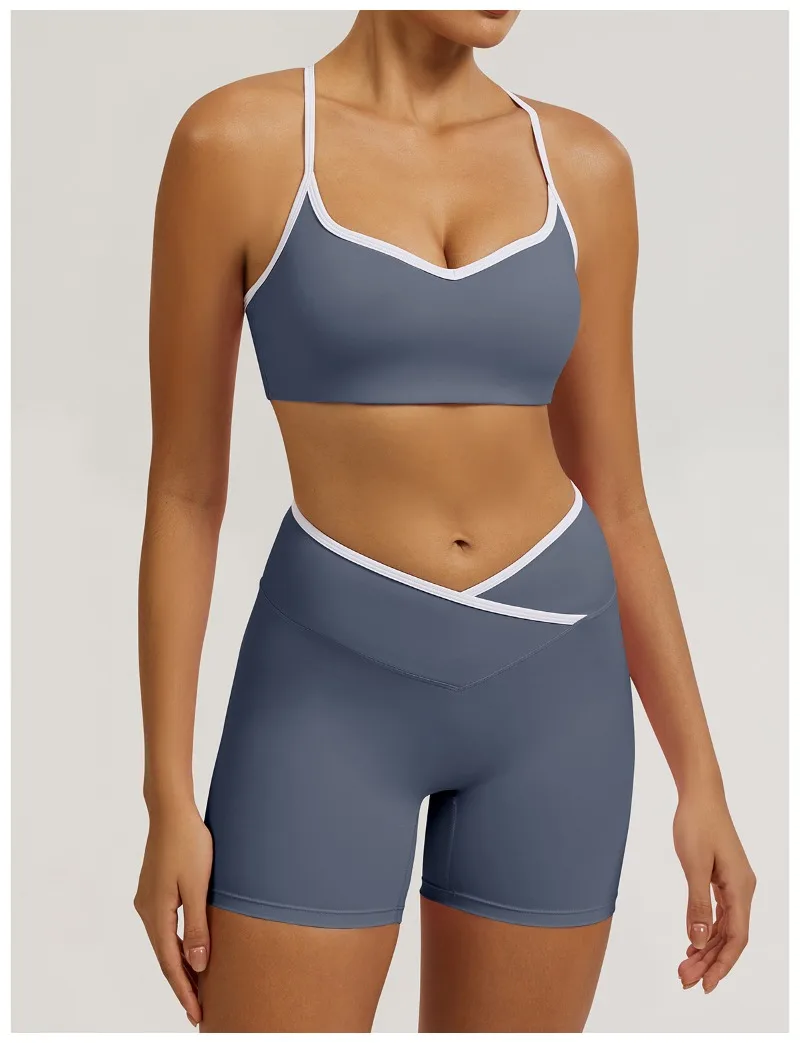 Conjunto de fitness para mulher – sutiã e calções modeladores